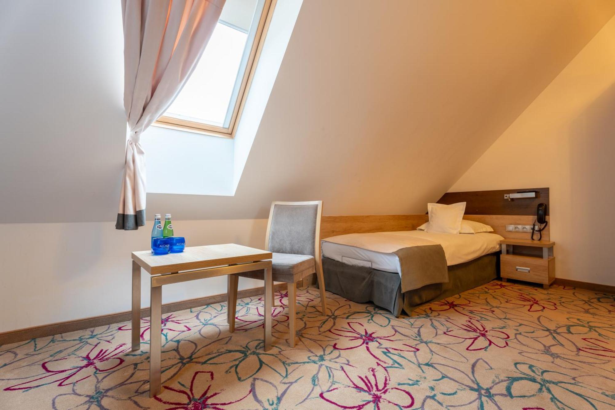 Hotel & Spa Czarny Gron Пржеки Стая снимка
