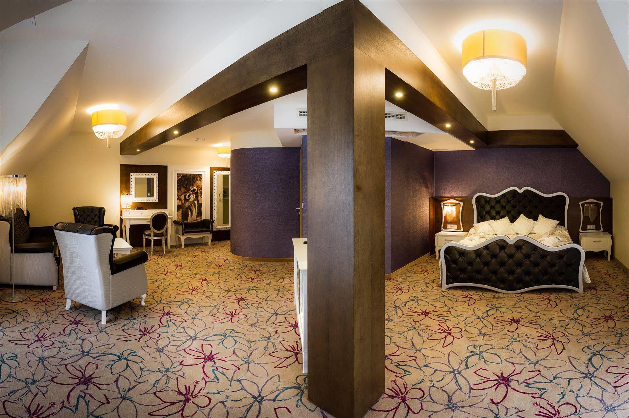 Hotel & Spa Czarny Gron Пржеки Екстериор снимка